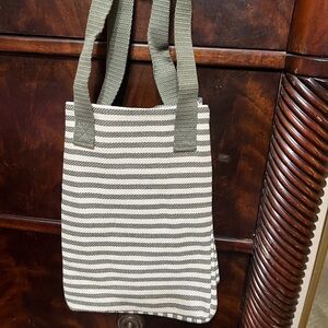 Thirty-one wine bag